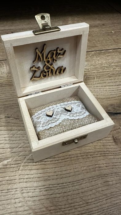 Pudełko na koperty wraz z dodatkami (akcesoria ślubne)