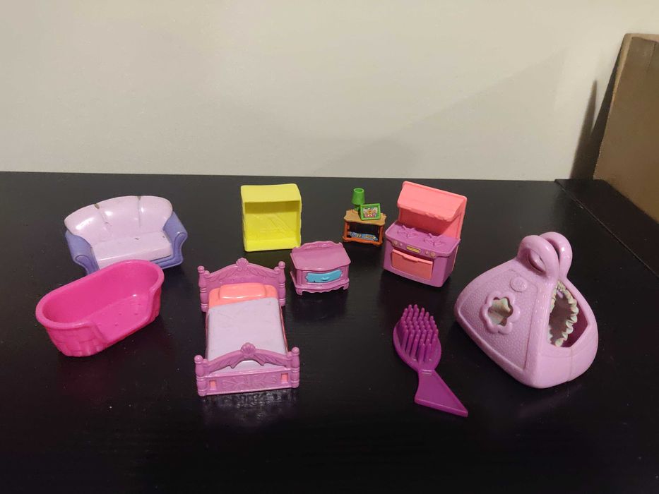 Conjunto de móveis para bonecas