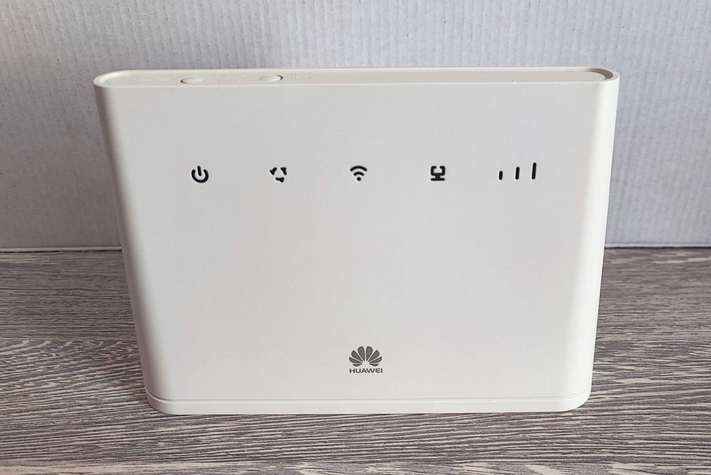 Стаціонарний 4G-роутер Huawei 4G Router 2 (модель B311-C842/B311)