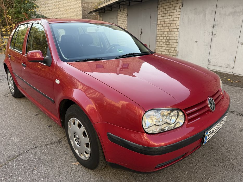 Продам VOLKSWAGEN Golf в отличном состоянии