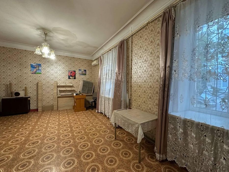 Продам 3-кімн квартиру біля Музкомедії, вул. Ясна (3-203-029)