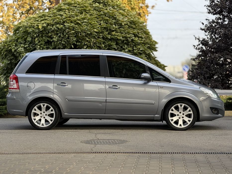 Opel Zafira A/T 1.8л