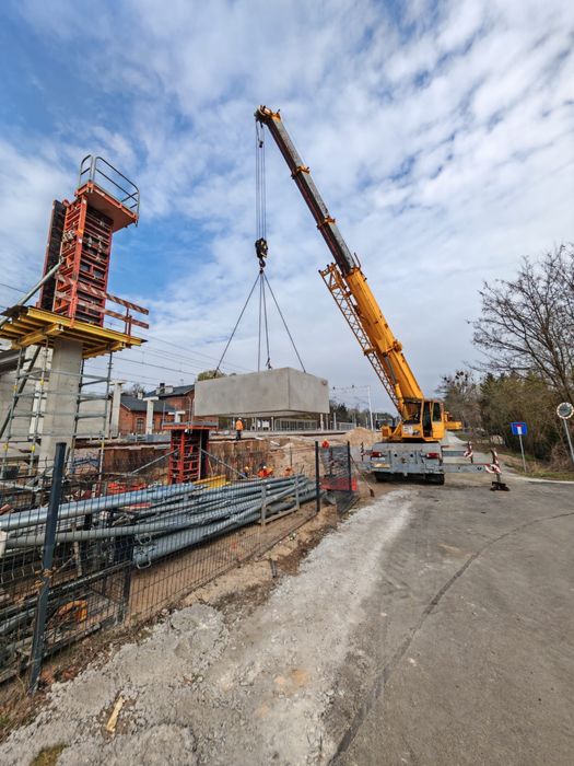 Usługi dźwigowe 30-160 ton