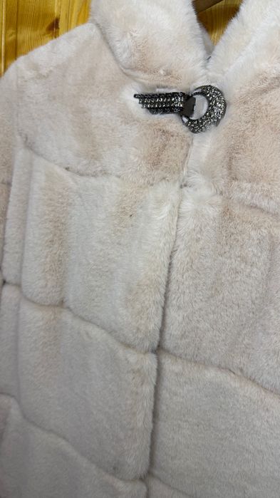 Стильна еко-шубка трансформер