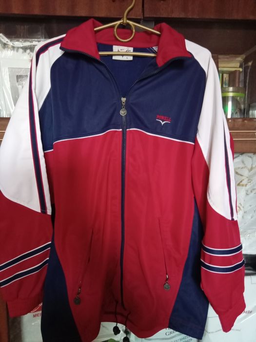 Костюм спортивный