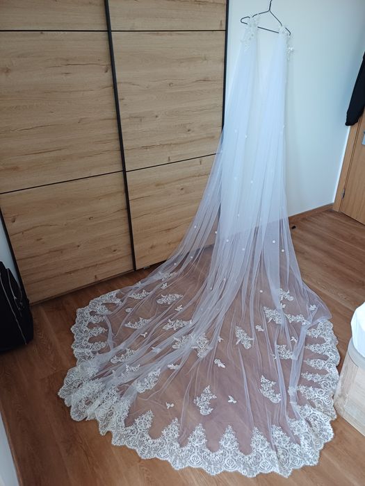 Véu de noiva NOVO com bordado floral e pérolas
