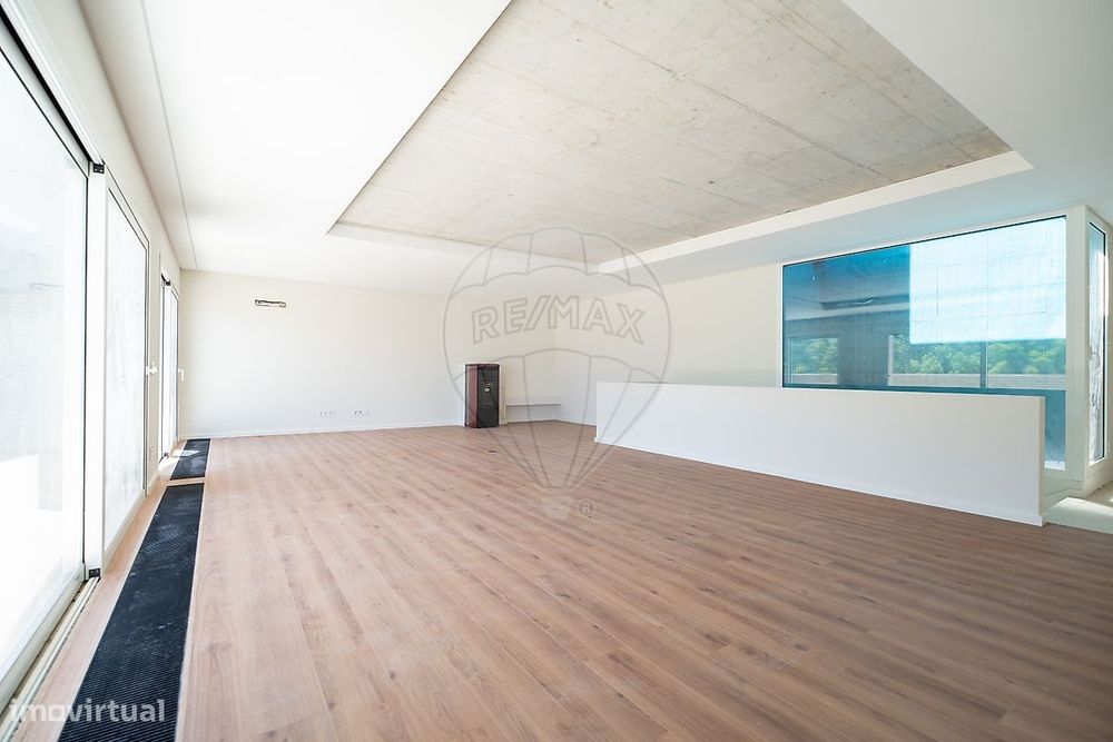 Luxury T3 Duplex Apartment for Sale