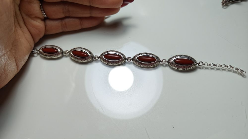 Stara bransoletka z koralem