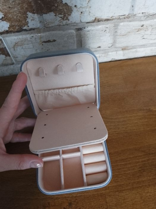 Pudełko na biżuterię, szkatułka na biżuterię