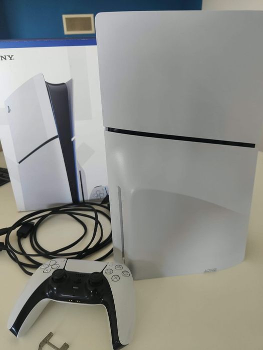 PS5 Slim com leitor + comando