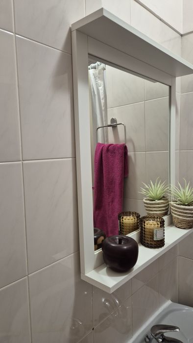 Espelho de casa de banho com prateleiira IKEA