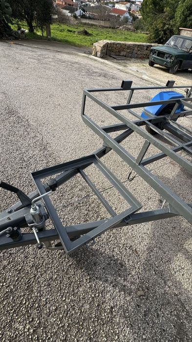 Reboque atrelado para bikes