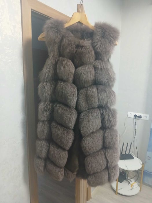 Продам жилетку з натурального хутра