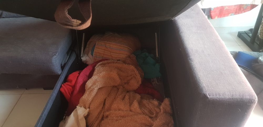 Sofa chaise long cinzento