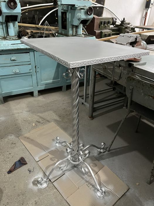 Стійка, підставка, столик