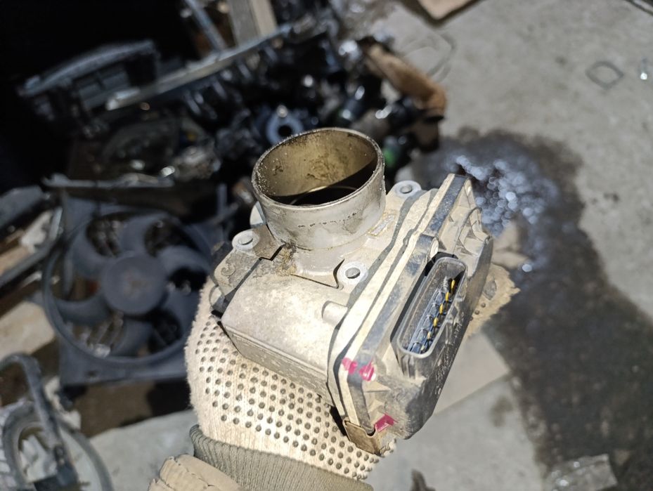 Дроссельная заслонка Nissan X-Trail T30 2001-2007г 2.2 dCi Оригинал