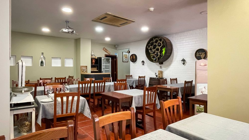 Vende-se ou Aluga-se Restaurante na Cova da Piedade, Almada