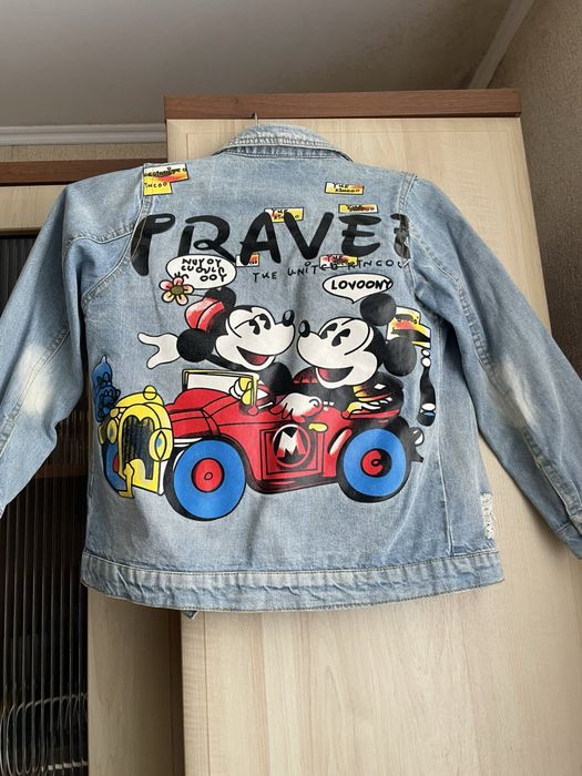 Джинсова куртка з принтом Міккі Маус