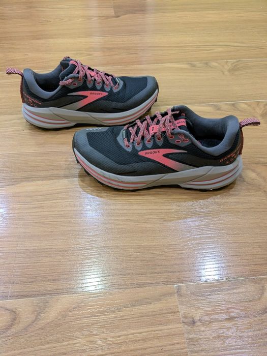 Жіночі кросівки для бігу Brooks Cascadia 16 GTX оригінал