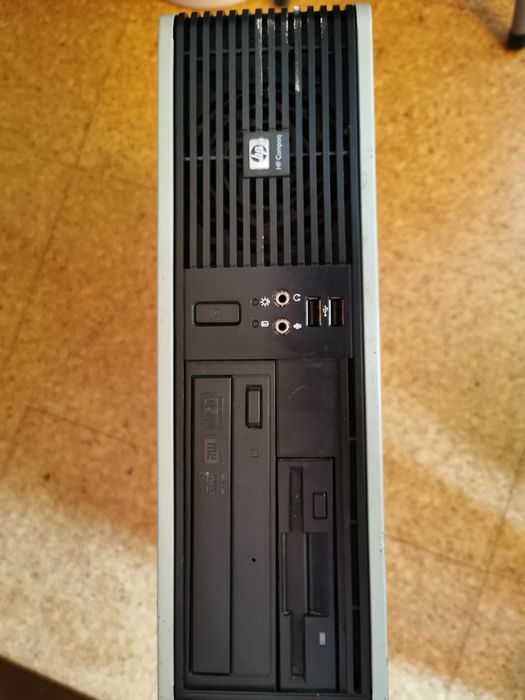 POS - Caixa registadora com monitor touch, PC e impressora