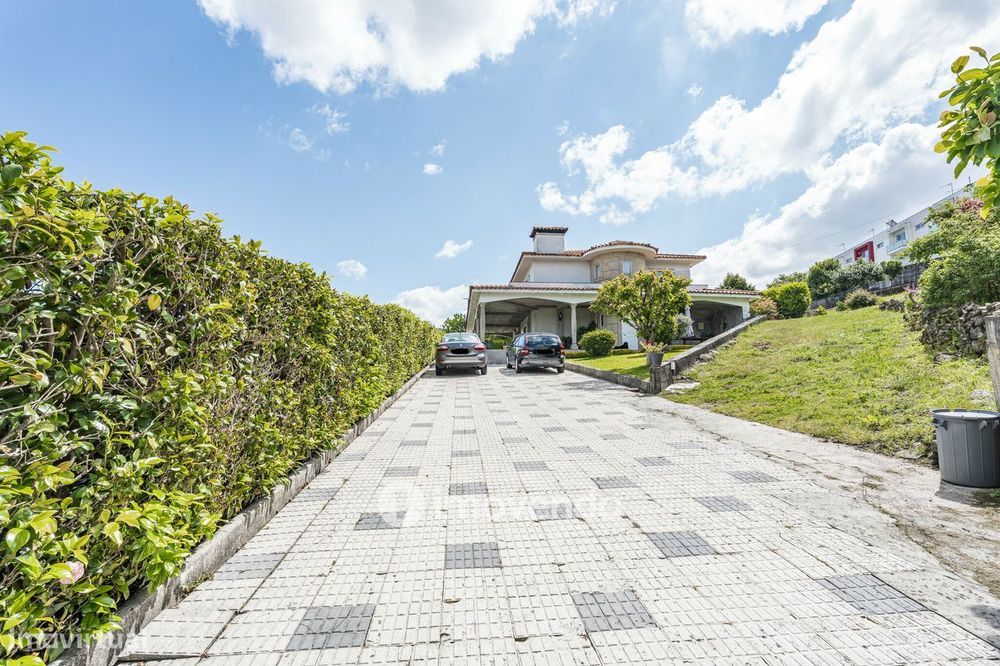 Moradia isolada T3, com terreno de 2.000m², em Vila Nova de Famalicão