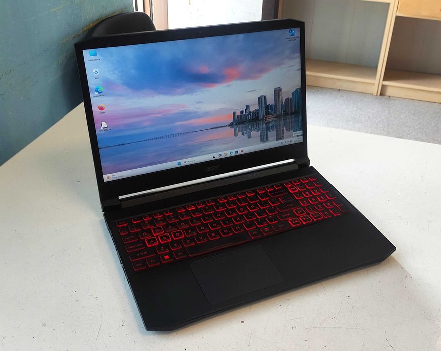 Laptop Acer Nitro 5, Ryzen 5 5600H, 32GB, SSD 1TB, RTX 3050, 144Hz
