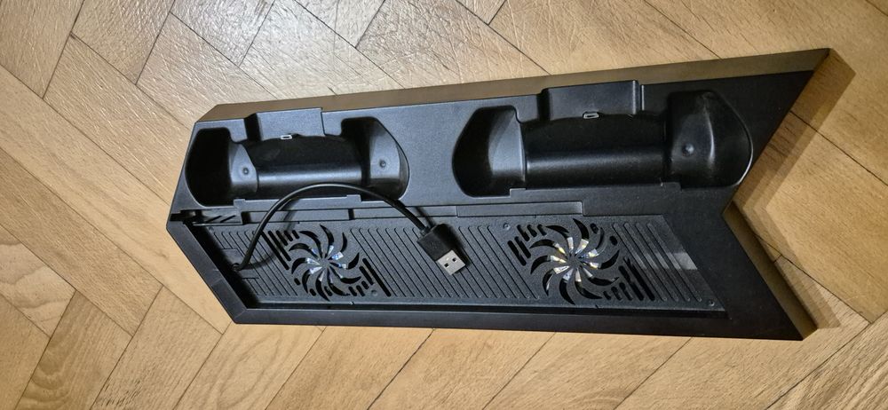 Podstawka ładujaco chłodząca do PlayStation 4 PS 4