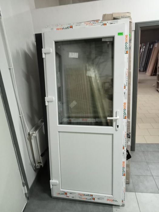 Drzwi zewnętrzne pcv biale