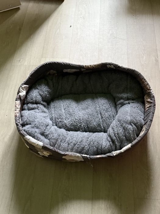 Продам дві лежанки для тварин