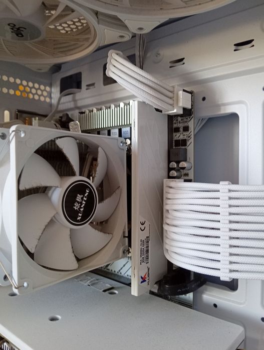 PC Gaming White Edition – 10 Cores / 20 Threads | RX 580 8GB | 16GB RAM | SSD 480GB