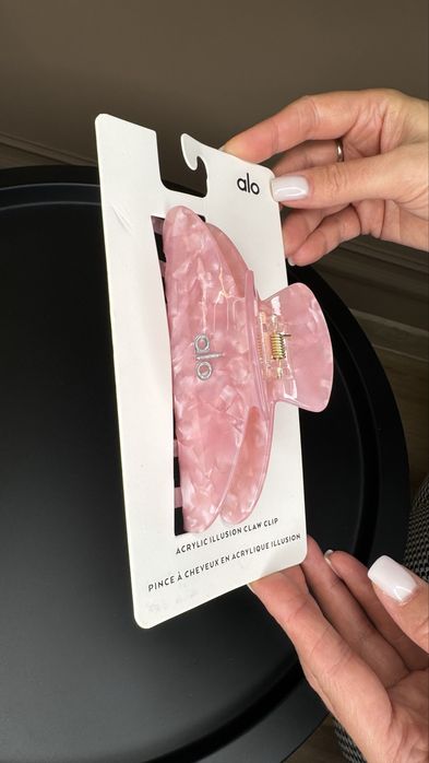 Заколка Alo Yoga