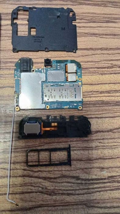 На разборку Samsung A01 SM-015