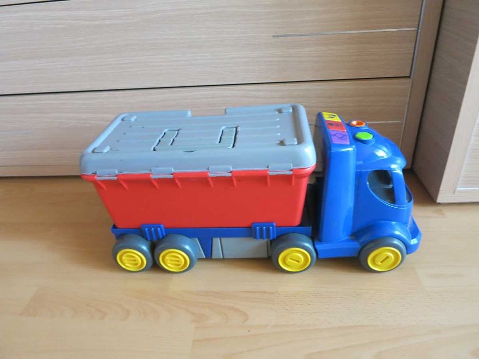 Duża ciężarówka, mechanik warsztat, budowniczy