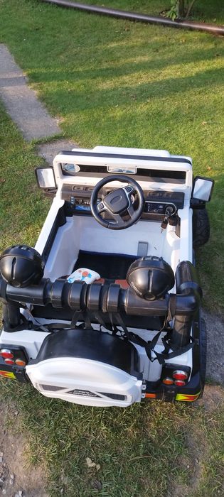 Samochód na akumulator 12V