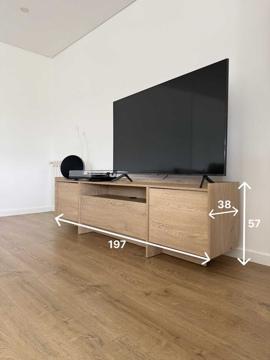 Móvel de TV efeito carvalho com arrumação – 197 cm