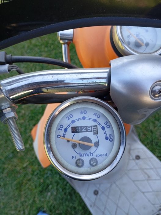 SUZUKI скутер в гарному стані