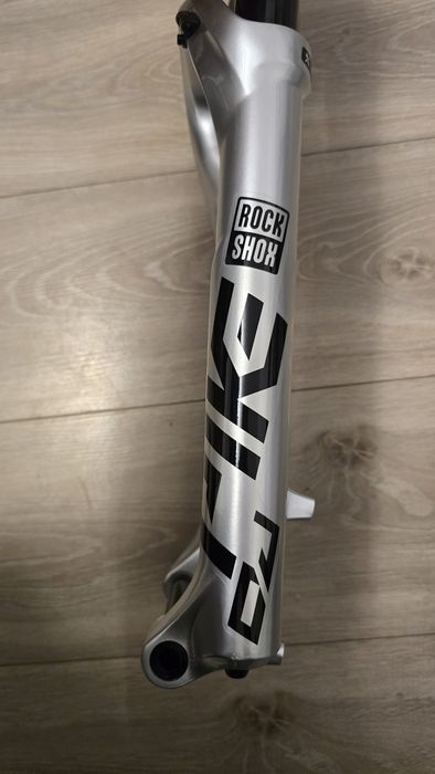 Rock Shox Pike DJ 2023 srebrny