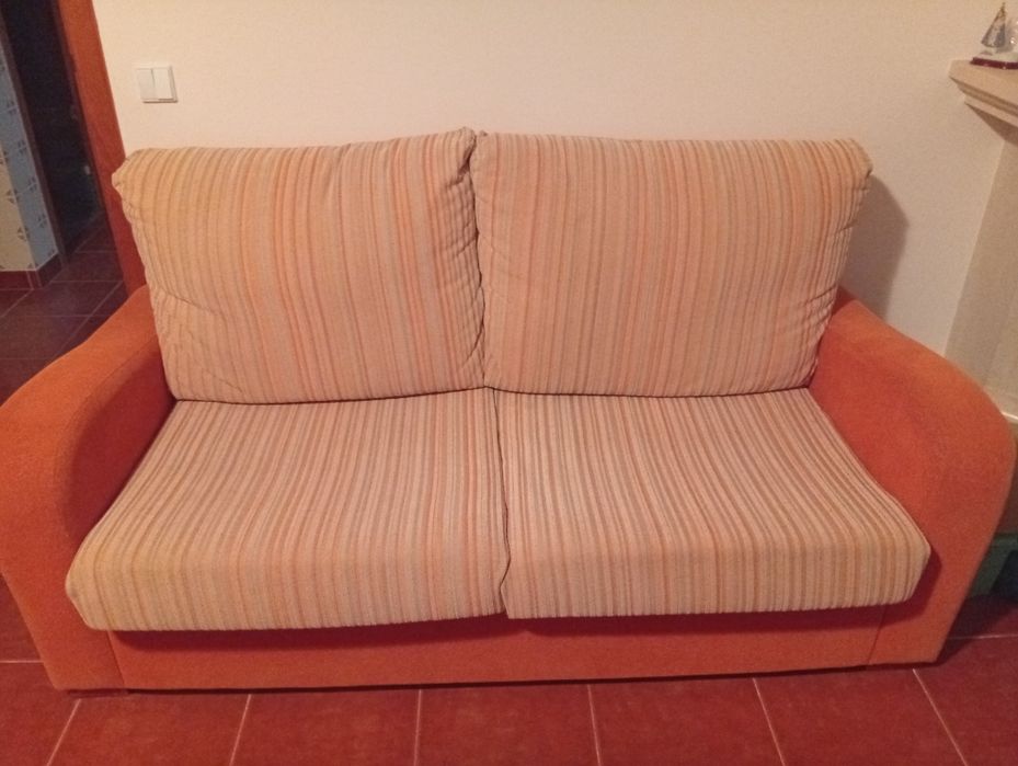 Sofá três lugares