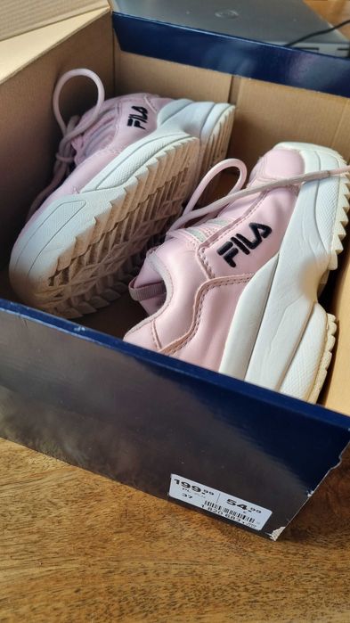Buty sportowe damskie Fila 37