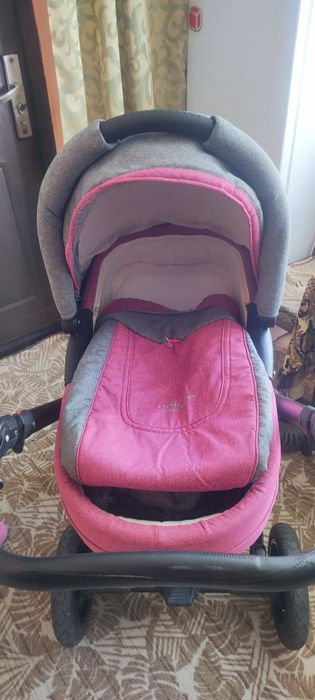 Продається дитяча коляска.