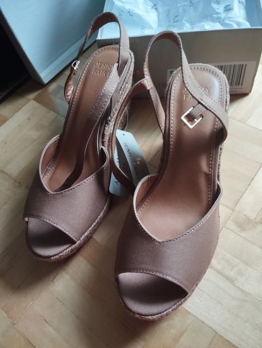Espadryle na koturnie / sandały Jenny Ferry