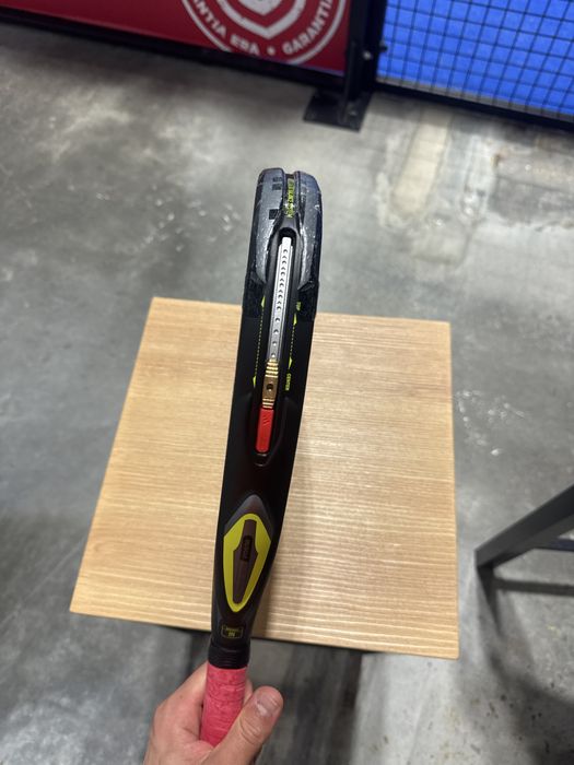 Adidas arrow hits 2026