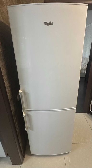 Холодильник Whirlpool