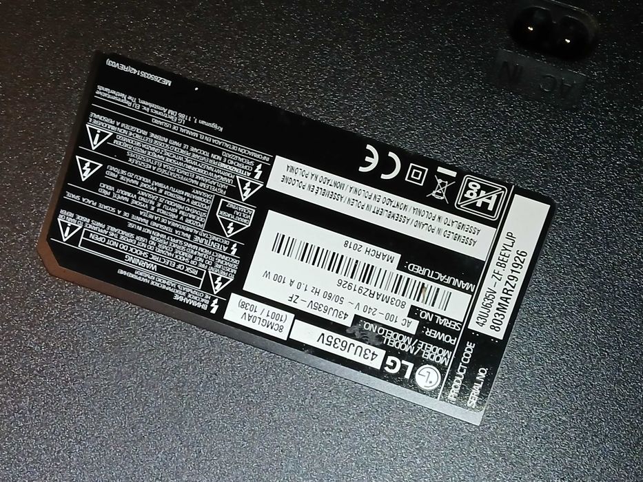 PEÇAS - TV LED 43" - LG 43UJ635V - com Ecrã Partido!!!