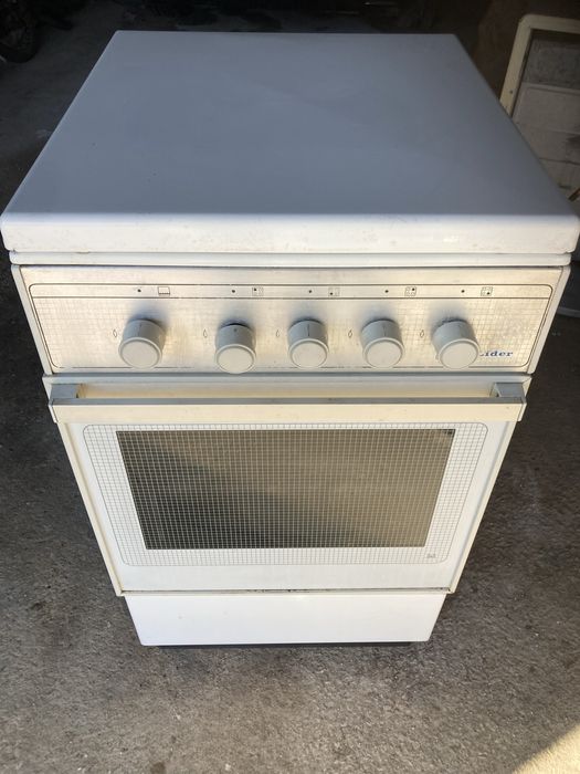 Fogão a gaz com forno  em bom estado