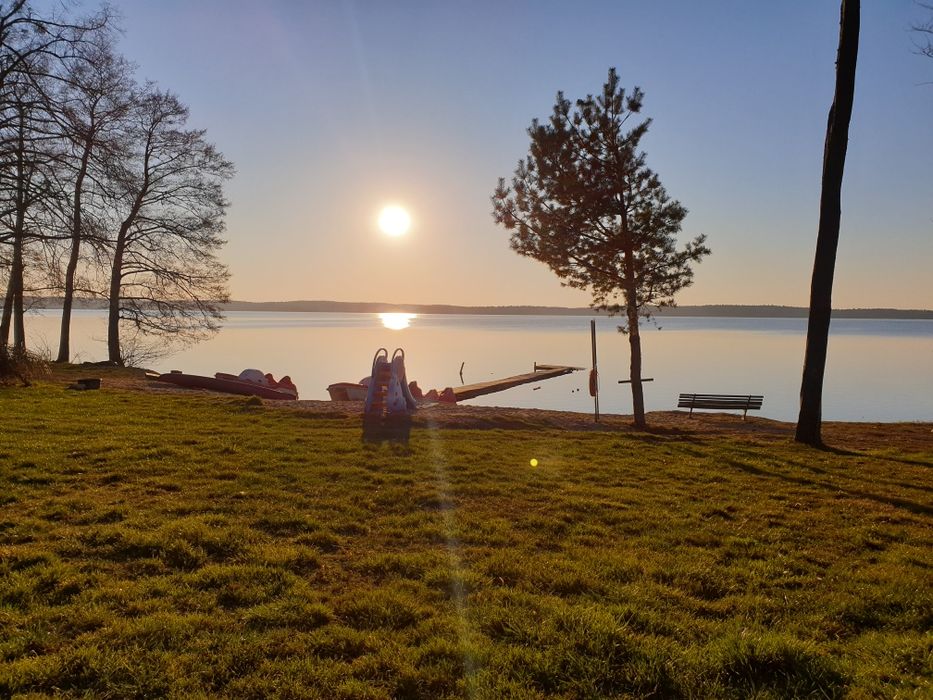 Rajd Wolny Domek Sauna Jacuzzi jezioro Plac zabaw nocleg  termin