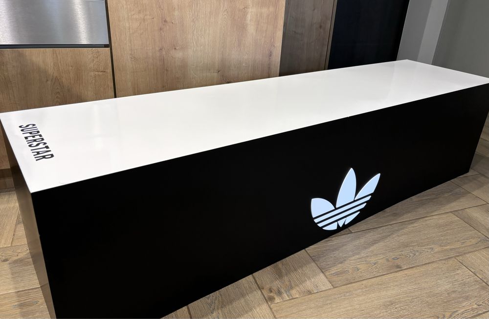 Обміняю поличку для взуття Adidas