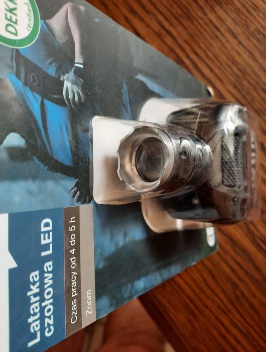Latarka czołowa z zoomem czołówka