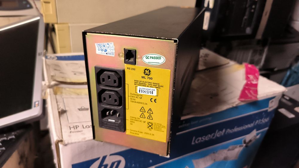 Бесперебойник ИБП UPS  General Electric ML700 синусоида 24в