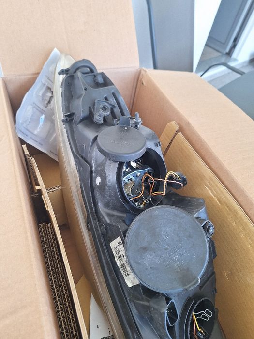 Faróis para PEUGEOT 308 SW de 2009 a 2011